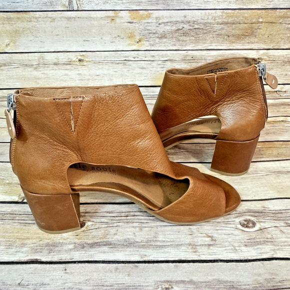 Gentle Souls Womens Cognac Brown Leather Charlene Peep Toe Block Heel Shoes 8M - Picture 5 of 8